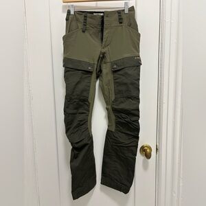 Fjallraven women’s hiking pants Olive Green size 34 us 26 curvy
